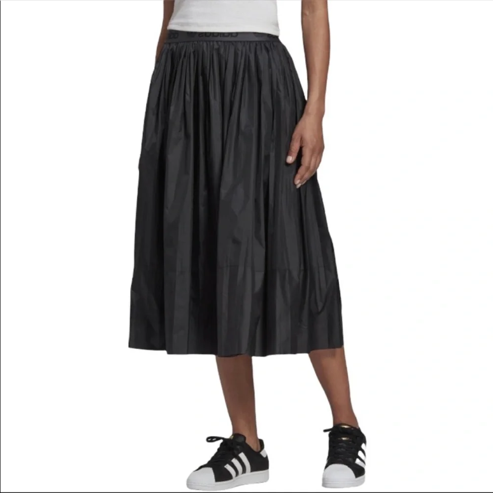 Adidas Originals Pleated Ripstop Skirt In Black - Picture 4 of 13